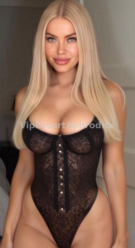 CHLOE — elite escort in Paris